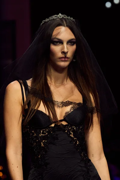 Look 150